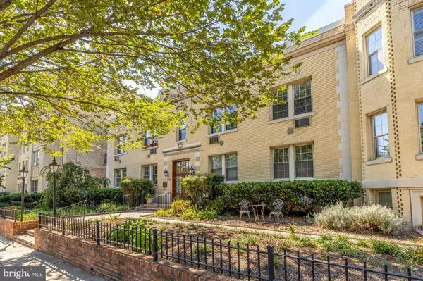 Washington, DC 20016,3022 WISCONSIN AVE NW #208