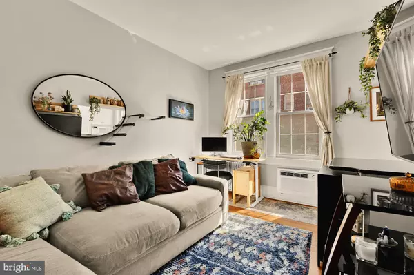 Washington, DC 20016,3022 WISCONSIN AVE NW #208