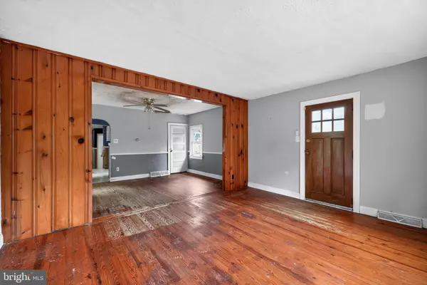 Williamstown, NJ 08094,945 WASHINGTON AVE