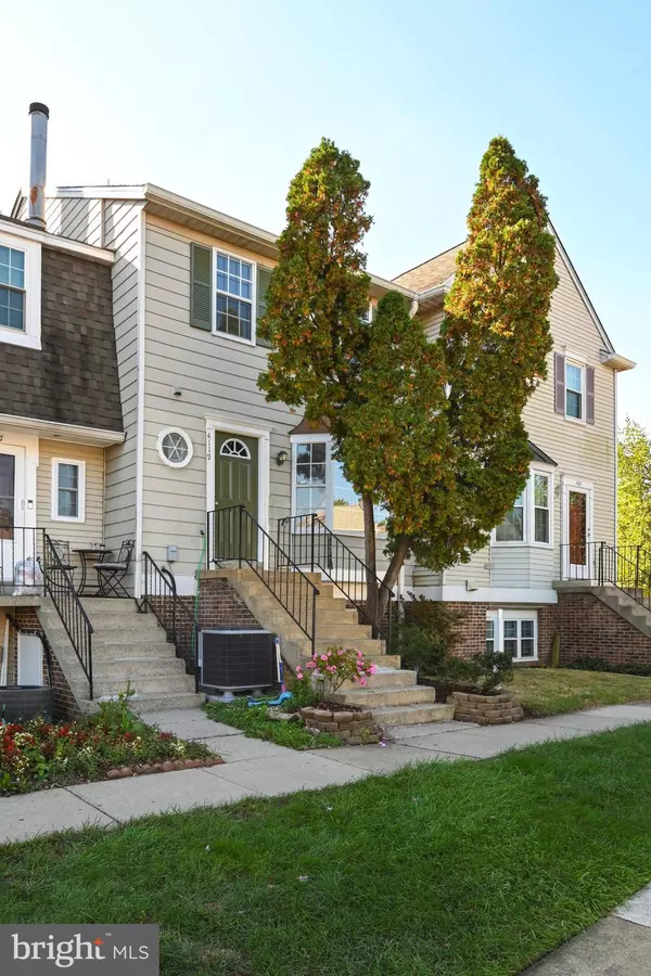 Chantilly, VA 20151,4119 DAWN VALLEY CT