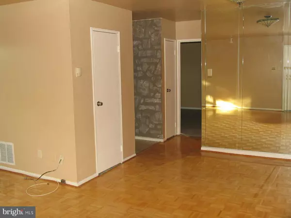 Philadelphia, PA 19115,9921 BUSTLETON AVE #K11