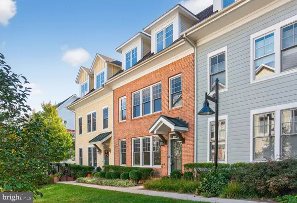 70 ELLSWORTH ST, Silver Spring, MD 20910