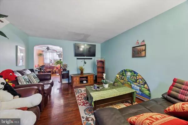 Philadelphia, PA 19151,7326 BROOKHAVEN RD