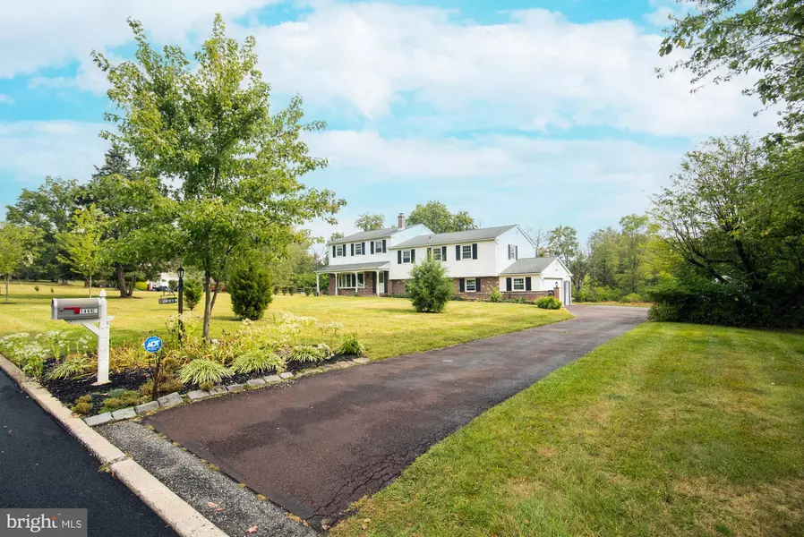 1449 W LAMPLIGHTER LN, North Wales, PA 19454