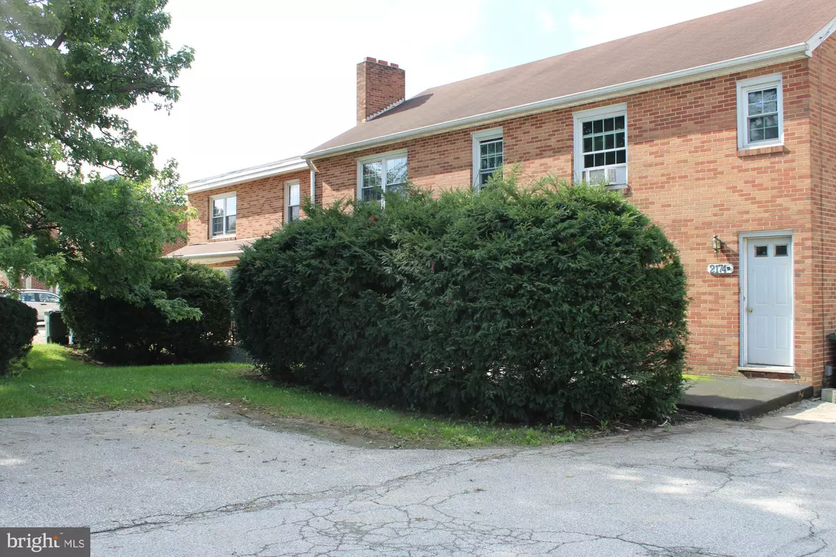York, PA 17402,2174 S QUEEN ST #A