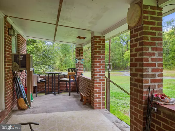 Hedgesville, WV 25427,878 BEARDS CROSSING RD