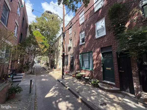 Philadelphia, PA 19147,913 LEAGUE ST