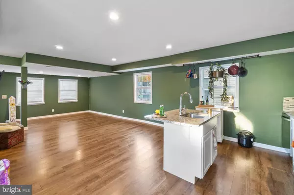 Baltimore, MD 21225,5904 BELLE GROVE RD