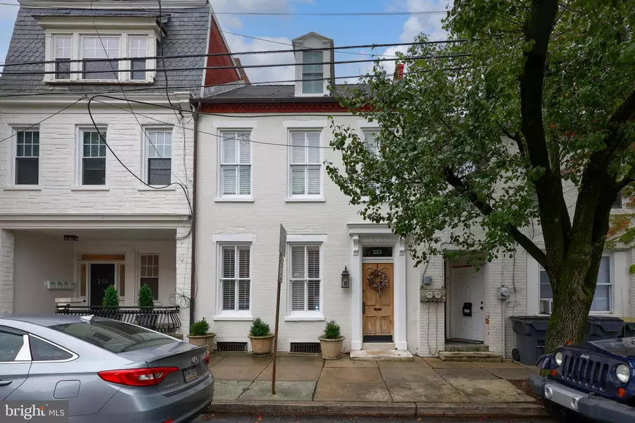 212 W CHESTNUT ST, Lancaster, PA 17603