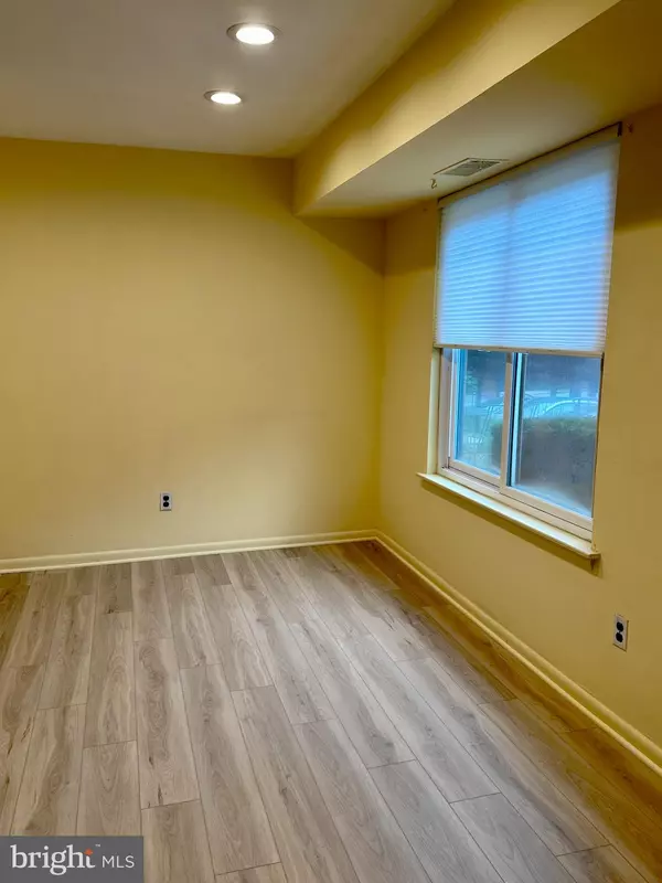 Ardmore, PA 19003,700 ARDMORE AVE #524