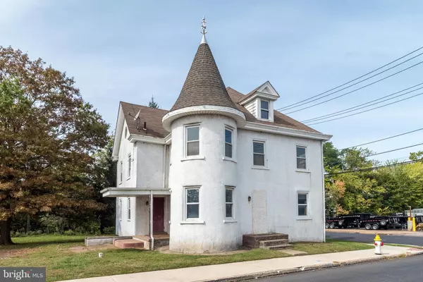 Lansdale, PA 19446,900 W EIGHTH