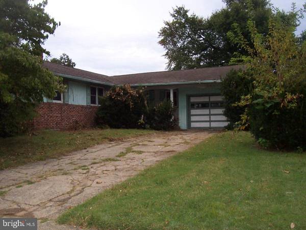 1174 HARKER AVE, West Deptford, NJ 08096