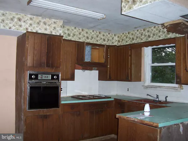 West Deptford, NJ 08096,1174 HARKER AVE