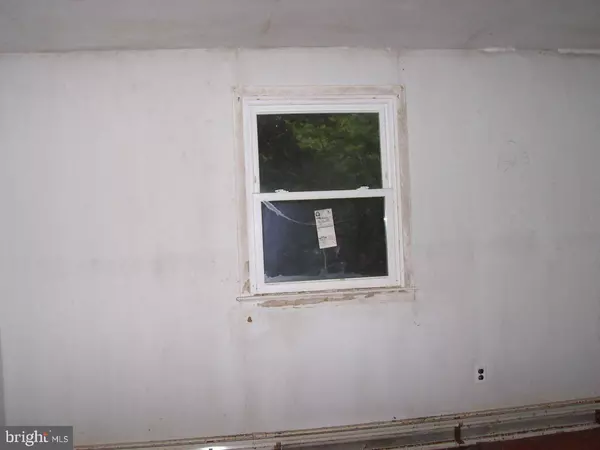 West Deptford, NJ 08096,1174 HARKER AVE