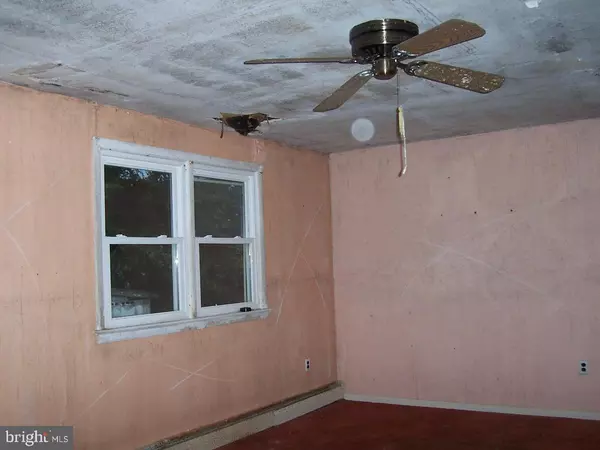 West Deptford, NJ 08096,1174 HARKER AVE