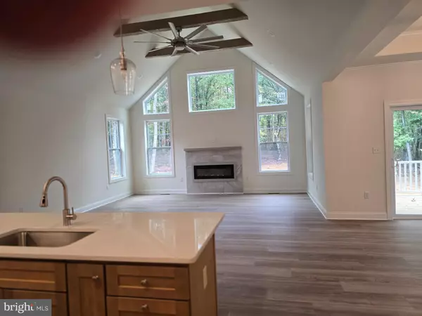 Cross Junction, VA 22625,440 CACAPON LANE