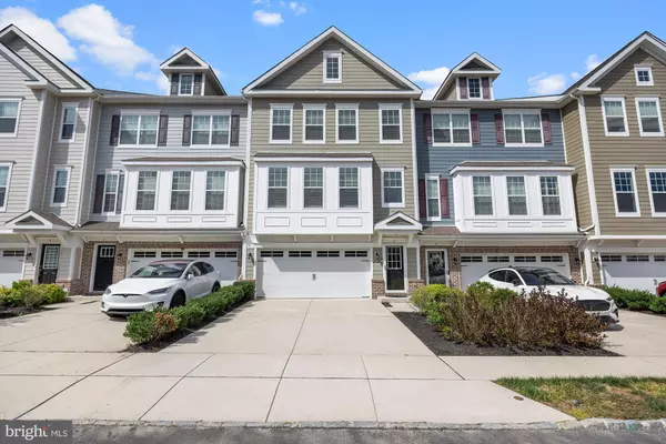 6 BLUFF CT, Marlton, NJ 08053