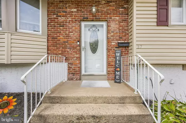 Cherry Hill, NJ 08002,37 IVY LN