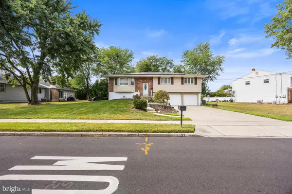 Cherry Hill, NJ 08002,37 IVY LN