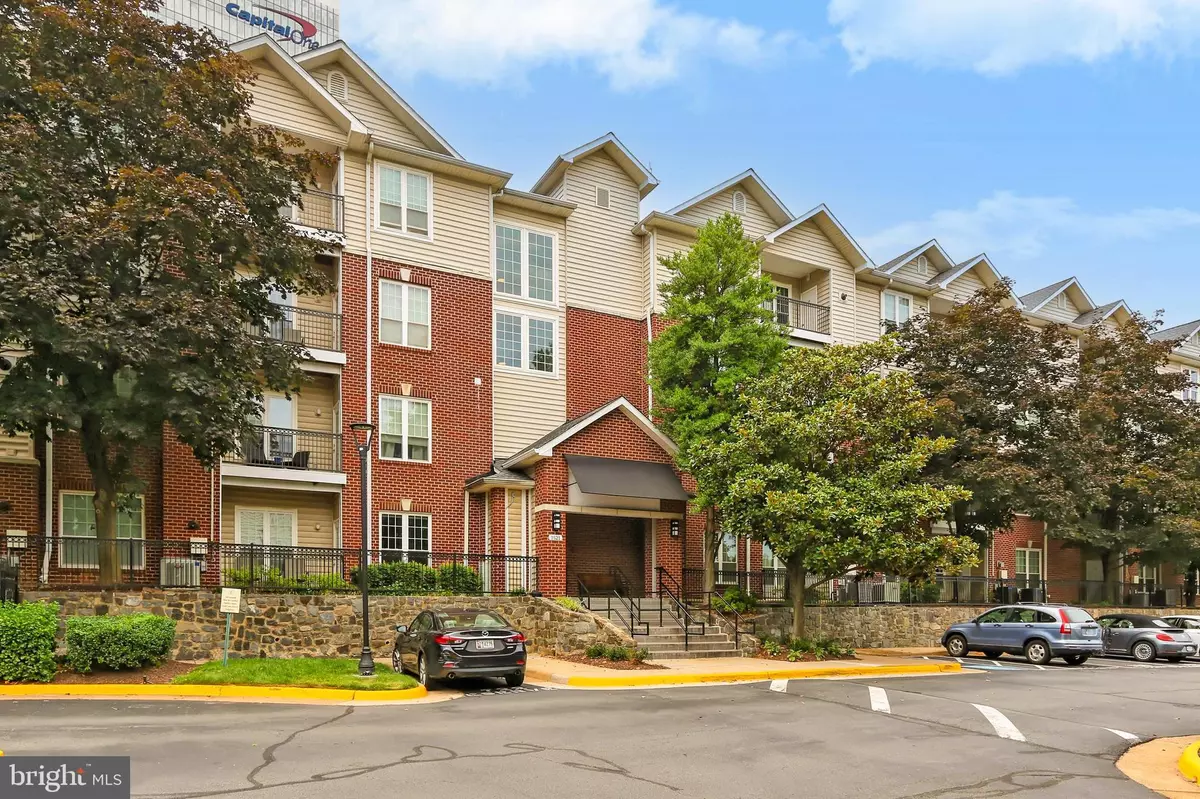 Mclean, VA 22102,1521 SPRING GATE DR #10413