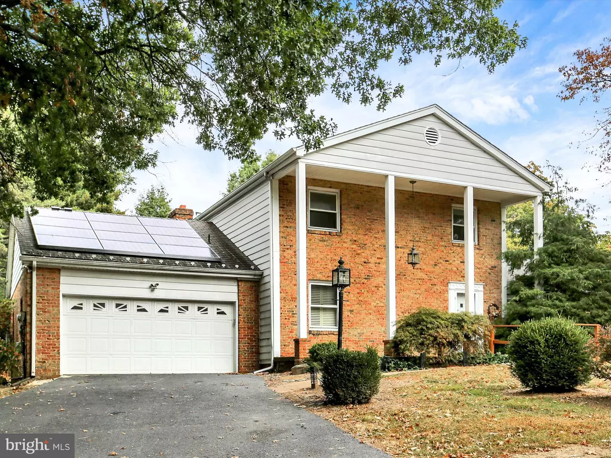 Harrisburg, PA 17110,4113 COTSWOLD DR