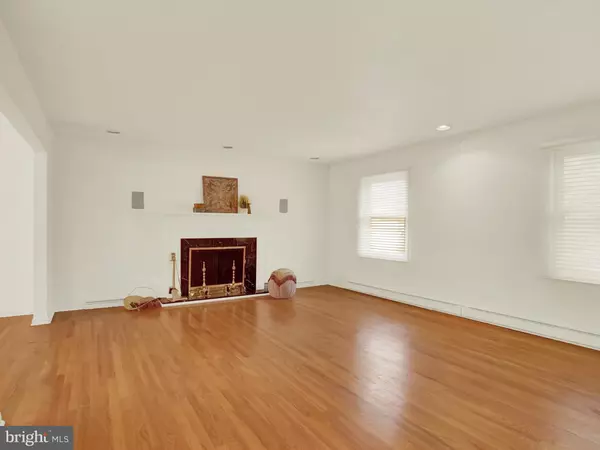 Harrisburg, PA 17110,4113 COTSWOLD DR