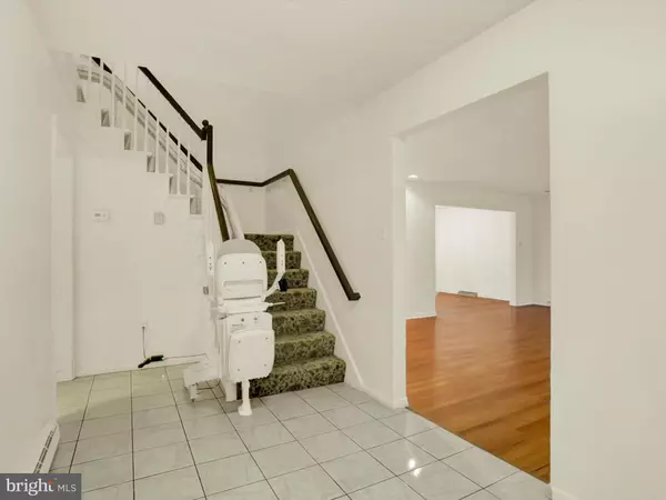 Harrisburg, PA 17110,4113 COTSWOLD DR