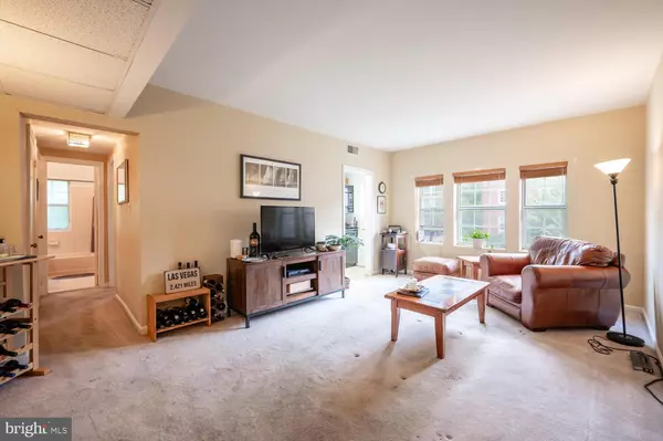 Arlington, VA 22201,1817 N RHODES ST N #4-260