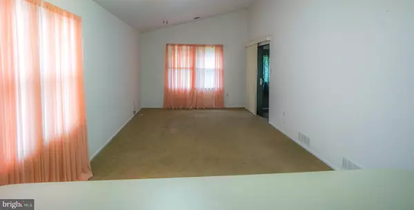 Little Egg Harbor Twp, NJ 08087,233 YORKTOWNE DR