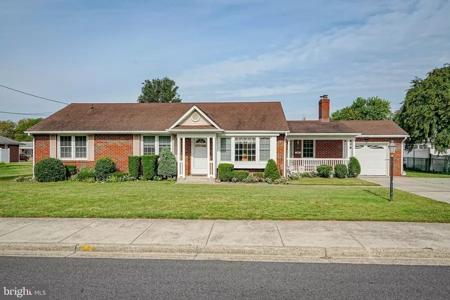 33 MEADOW RD, Pennsville, NJ 08070