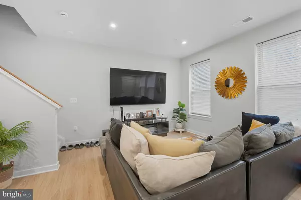 Manassas Park, VA 20111,707 THOMAS LN #A