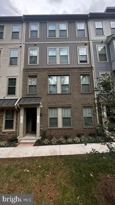 Manassas Park, VA 20111,707 THOMAS LN #A