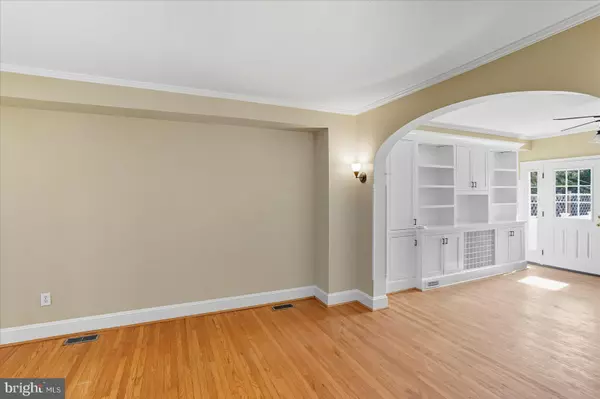 Baltimore, MD 21218,913 E 37TH ST