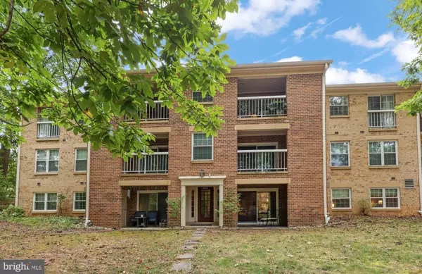 Burke, VA 22015,5837 COVE LANDING RD #101