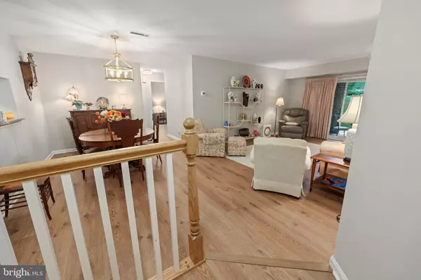 Burke, VA 22015,5837 COVE LANDING RD #101