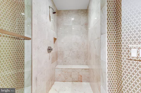 Arlington, VA 22209,1881 N NASH ST #1706