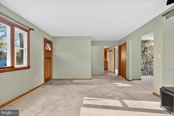 Phoenixville, PA 19460,121 MIDWAY RD