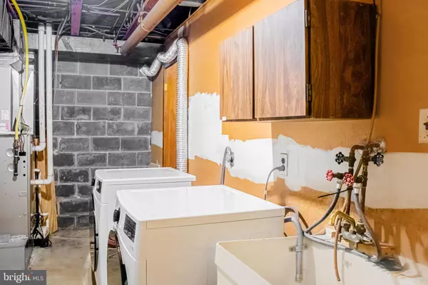 Philadelphia, PA 19107,906 LOCUST ST
