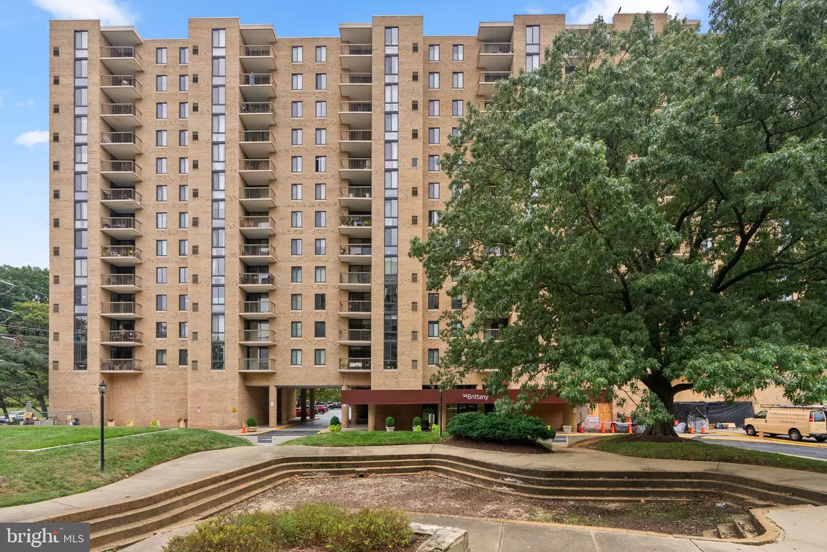 Arlington, VA 22204,4500 S FOUR MILE RUN DR #202