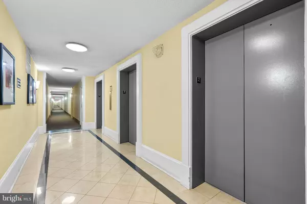 Arlington, VA 22204,4500 S FOUR MILE RUN DR #202