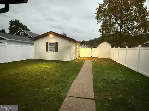 Hollidaysburg, PA 16648,806 JONES ST