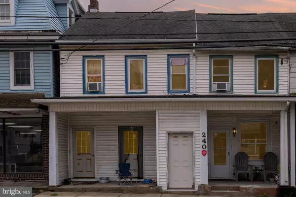 240 E GRAND AVE, Tower City, PA 17980