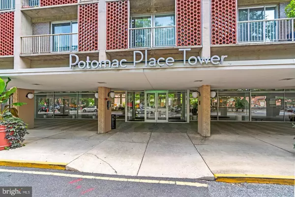 800 4TH ST SW #N123, Washington, DC 20024