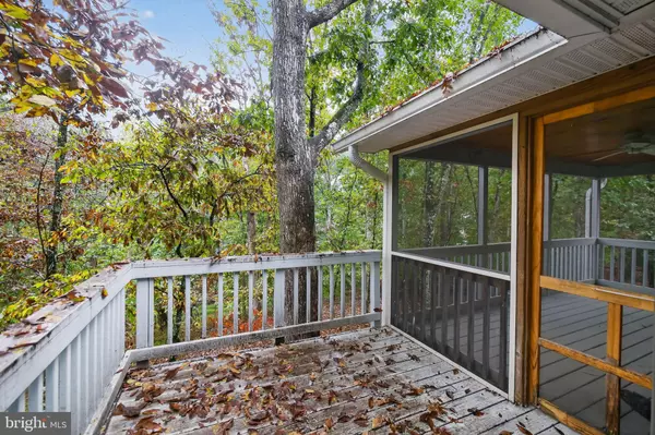 Cross Junction, VA 22625,1251 LAKEVIEW DR