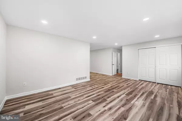 Glassboro, NJ 08028,77 AUTUMN RIDGE DR