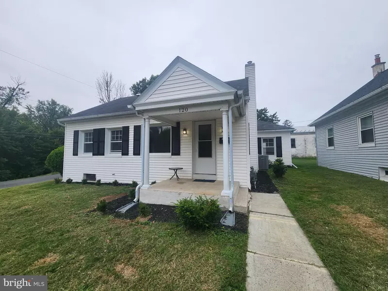 120 N LOCUST ST, Elizabethtown, PA 17022