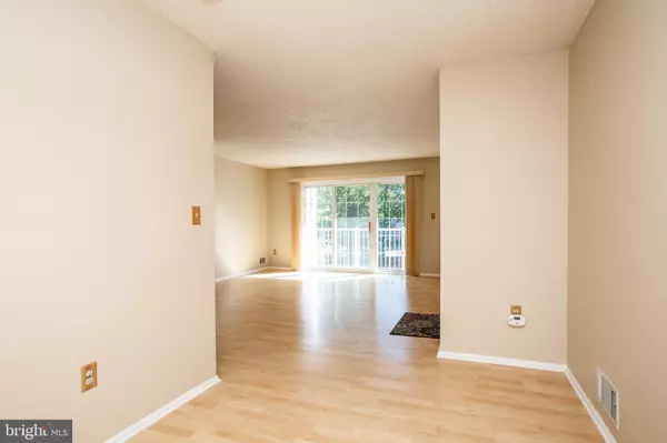 Hamilton, NJ 08619,15 VERSAILLES CT