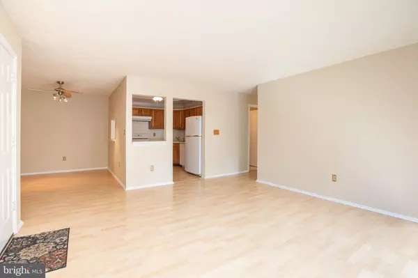 Hamilton, NJ 08619,15 VERSAILLES CT