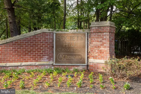 Hamilton, NJ 08619,15 VERSAILLES CT