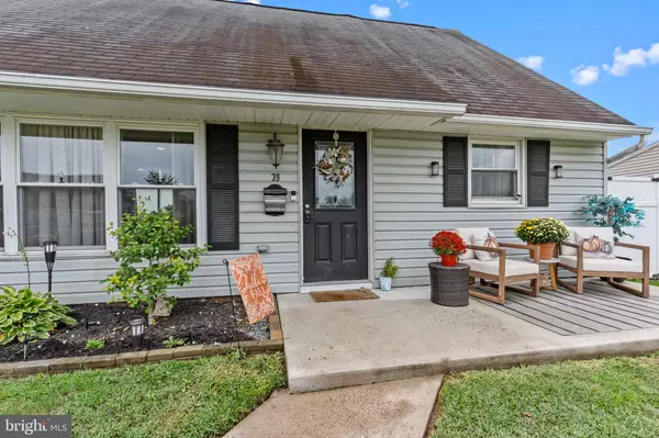 39 JEWEL LN, Levittown, PA 19055